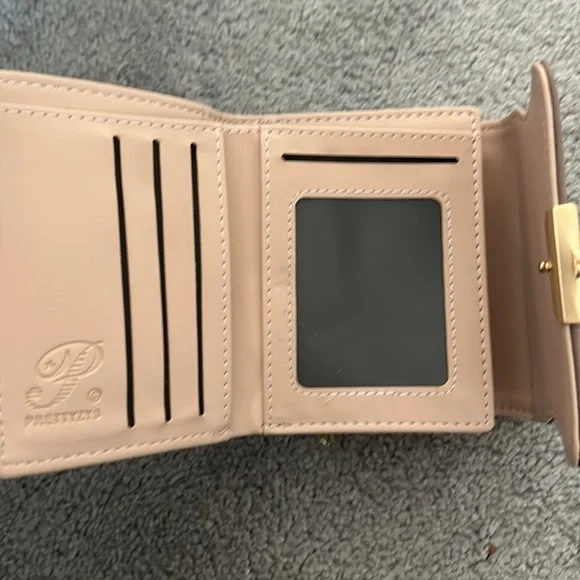 Wallet - Picture 3 of 5